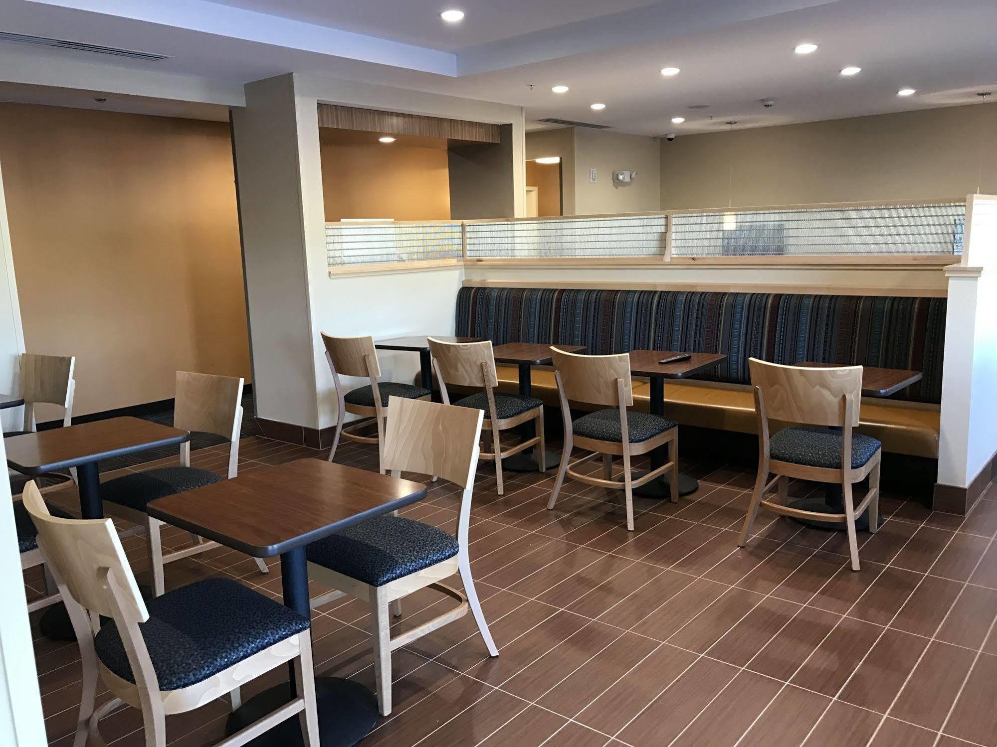 فندق أجنحة تاون بلايس نيو هارتفورد New Hartford المظهر الخارجي الصورة